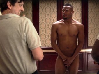 Стоп-кадр из фильма «Голышом». Стоп-кадр из фильма «Голышом».